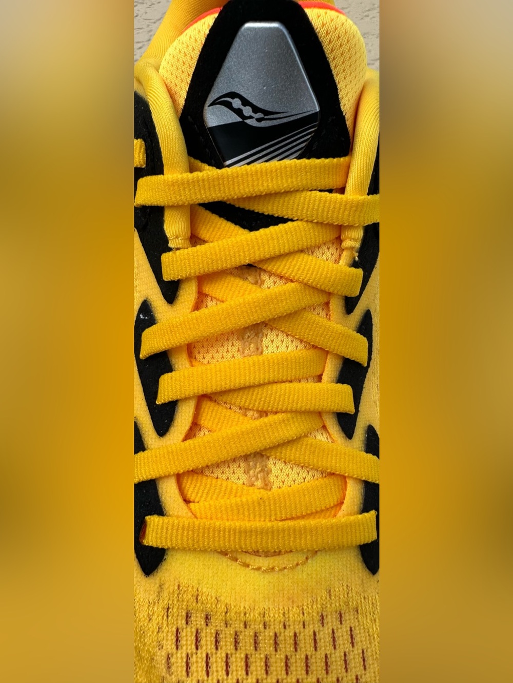 Saucony Endorphin Shift 2 in ViZiGold Yellow Running Shoes Women Size 7.5 in VGC - Picture 7 of 15